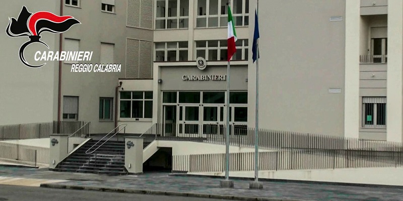 Platì: Arresto, sorpreso in casa con 1 kg di marijuana e 48 piantine di canapa indiana .