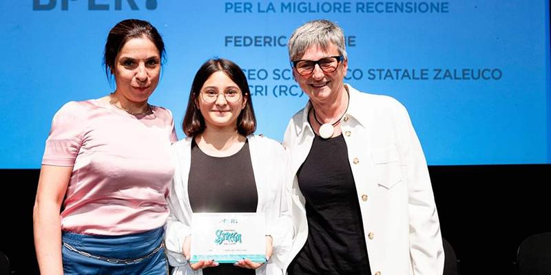 https://www.radiovenere.net:443/UserFiles/Articoli/1ARTICOLI-NUOVA/SIDERNO/siderno-federica-pitone-premio-strega-recensioni-zaleuco.png