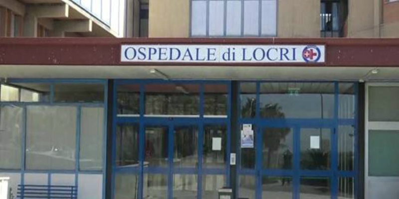 Ospedale di Locri, le riflessioni di Carlo Tansi: L'emblema di una regione che cade a pezzi