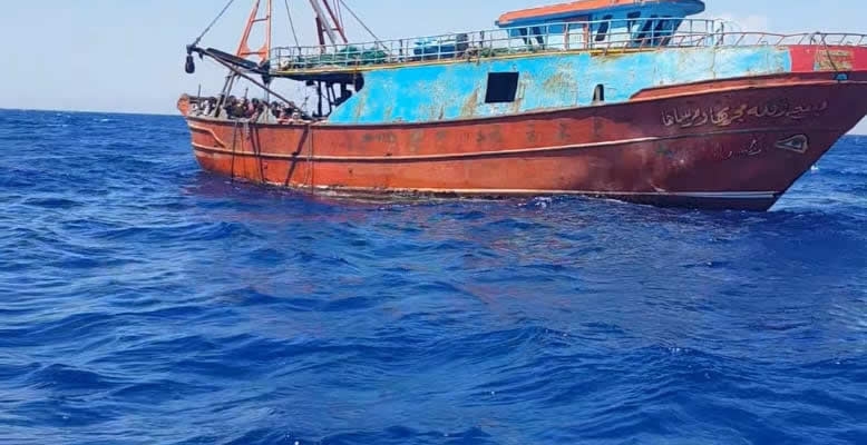 Roccella J: fermato peschereccio carico di migranti 