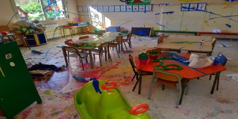 Bovalino:Nella notte Vandali imbrattano mettendo a soqquadro la scuola di Bosco.