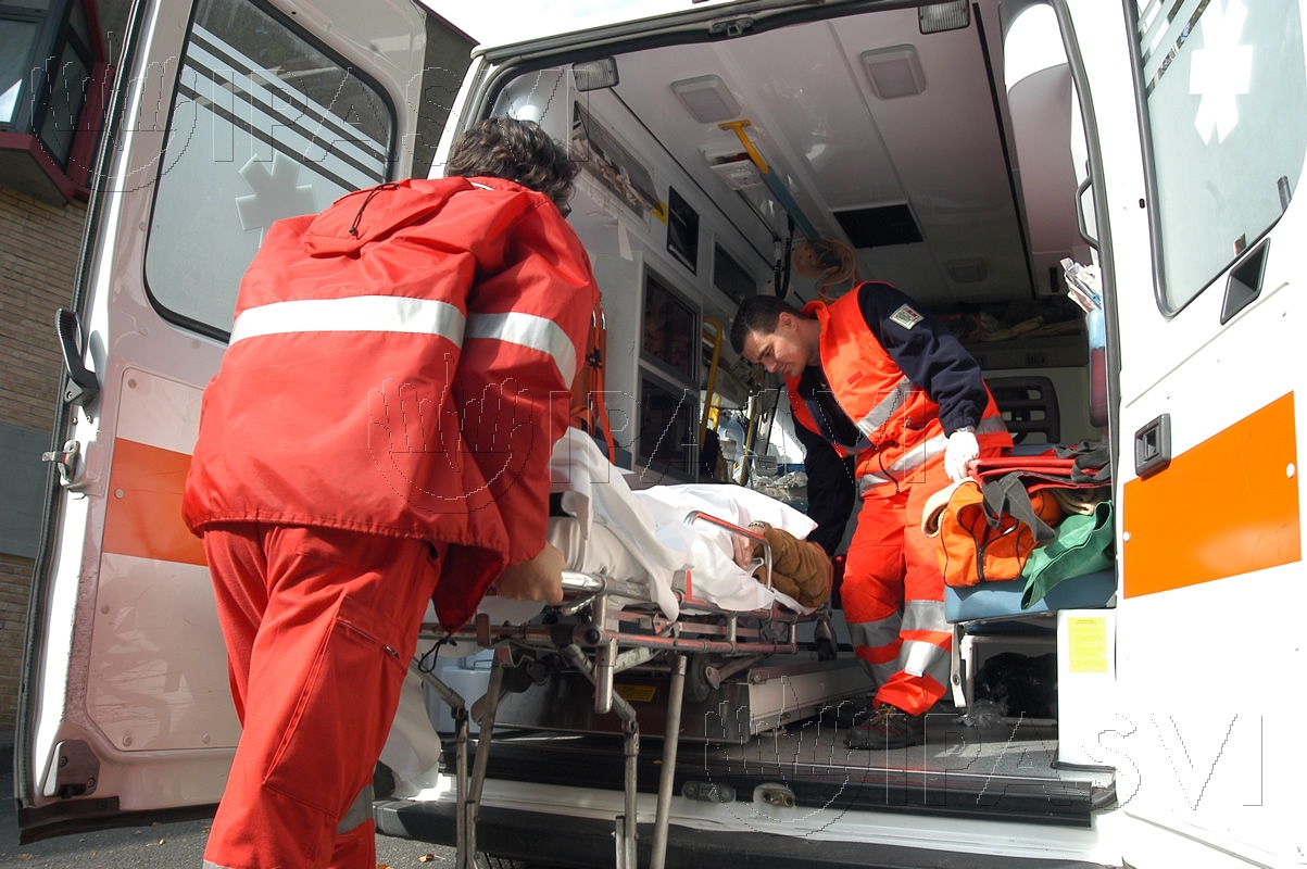 Melito PS incidente stradale,Carabiniere salva un giovane.