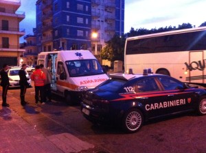 Tragedia sfiorata a Bovalino,ubriaco cade accanto ai binari, ferito in volto