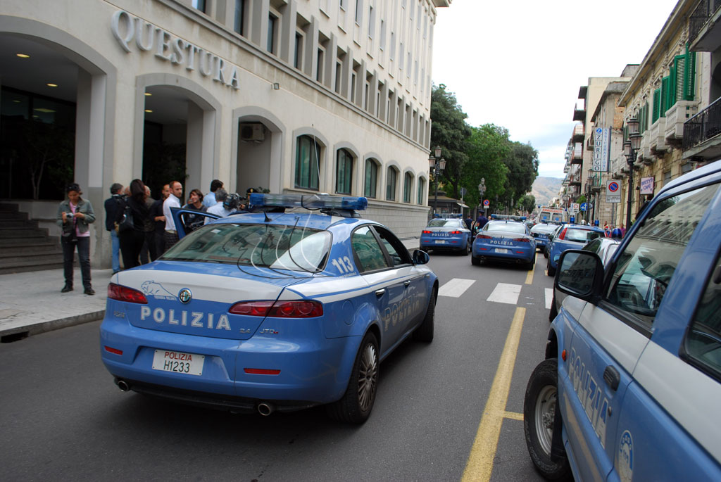 Operazione "Recherche" da parte della Polizia di Stato. Emergono interessi nel trasporto degli agrumi