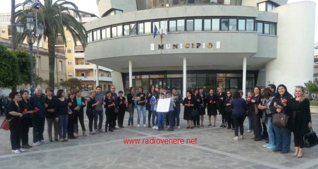 Bovalino - Docenti del comprensorio in piazza contro "La Buona Scuola"