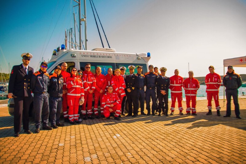 Guardia Costiera Di Roccella Jonica E Croce Rossa incontrano gli studenti Dell’IPSIA di Siderno